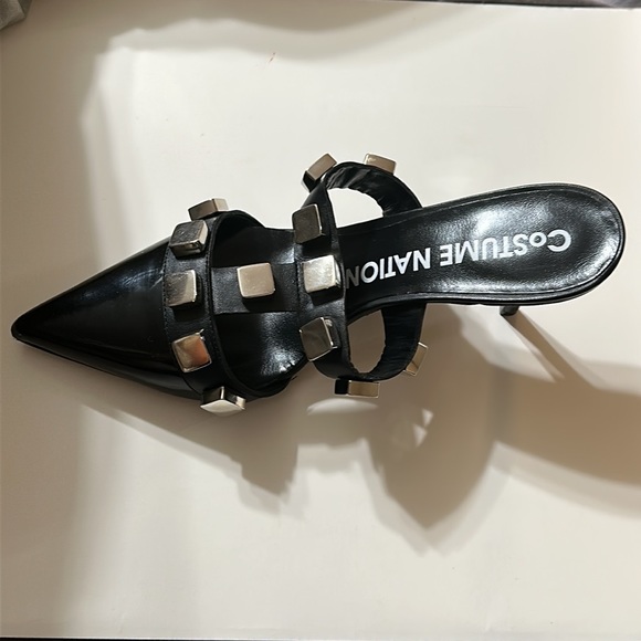 CoSTUME NATIONAL
Women's Black Studded Leather Point-toe Mules - Picture 3 of 11